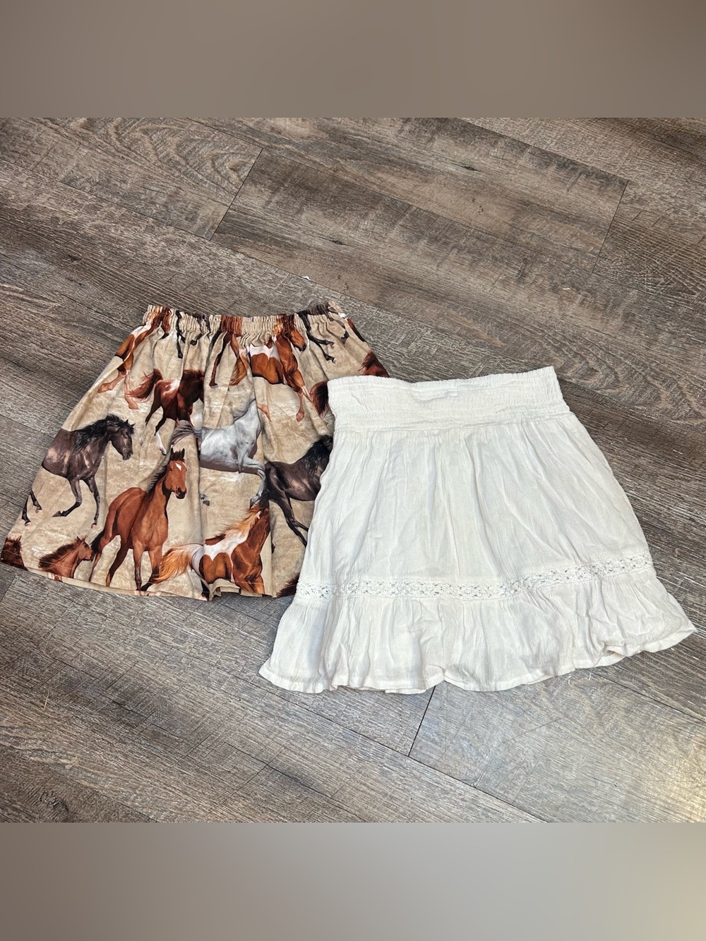 Girls skirt lot H&M white skirt with lace and one handmade horse skirt